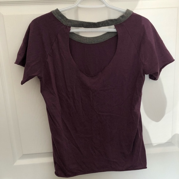 Adorable cutout T-shirt - Picture 2 of 3